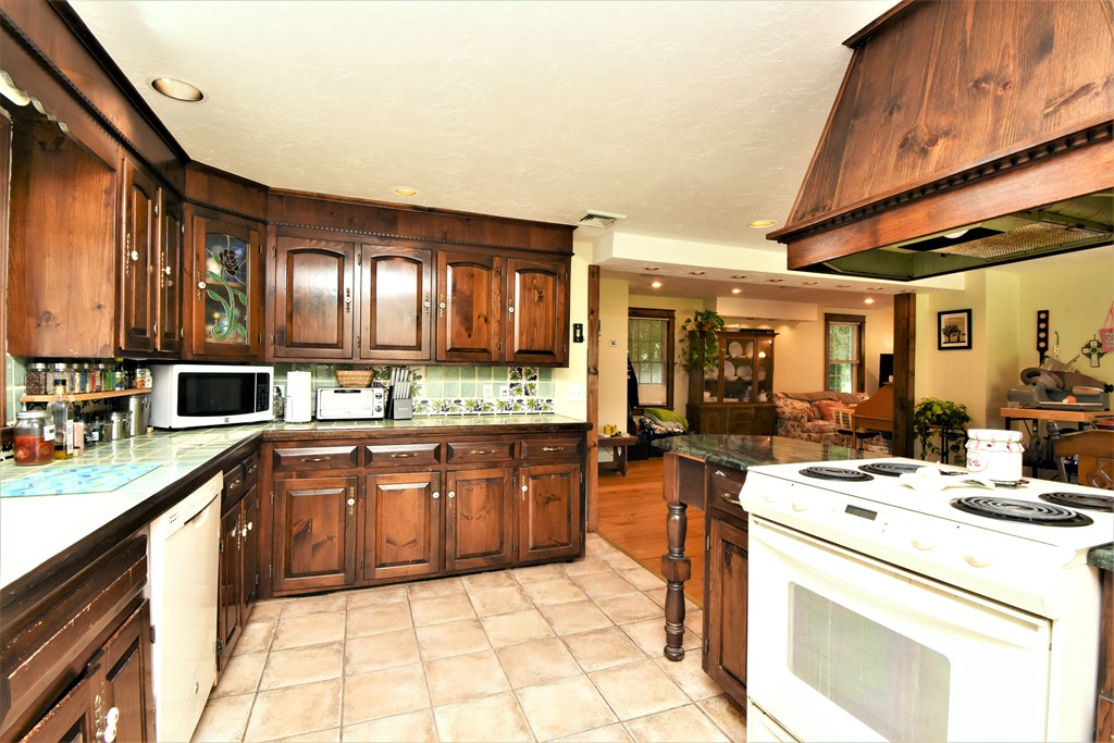 205 East Spring Street Avon, MA 02322 - Photo 6 of 23 Gallery Image 6