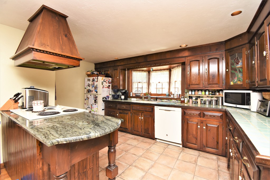 205 East Spring Street Avon, MA 02322 - Photo 7 of 23 Gallery Image 7
