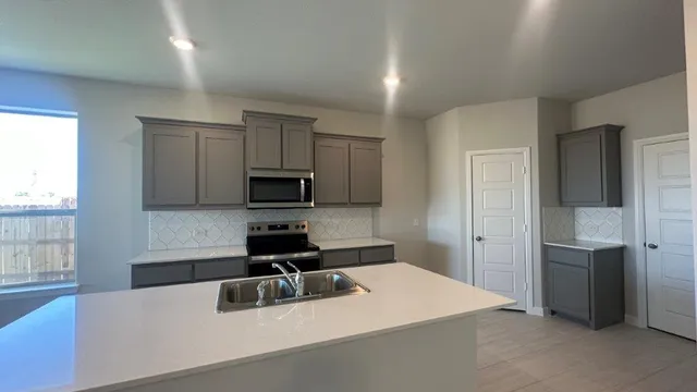 $294,990 | 925 Boll Weevil Drive, Cleburne, TX 76031