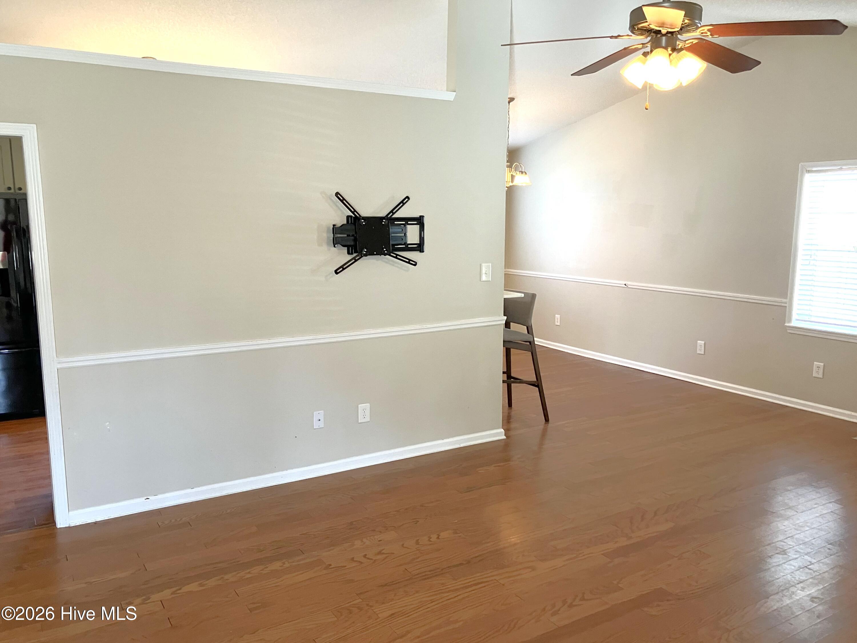 102 Poplar Ridge Road Jacksonville, NC 28546 - Photo 3 of 33 Living Room is 23x13