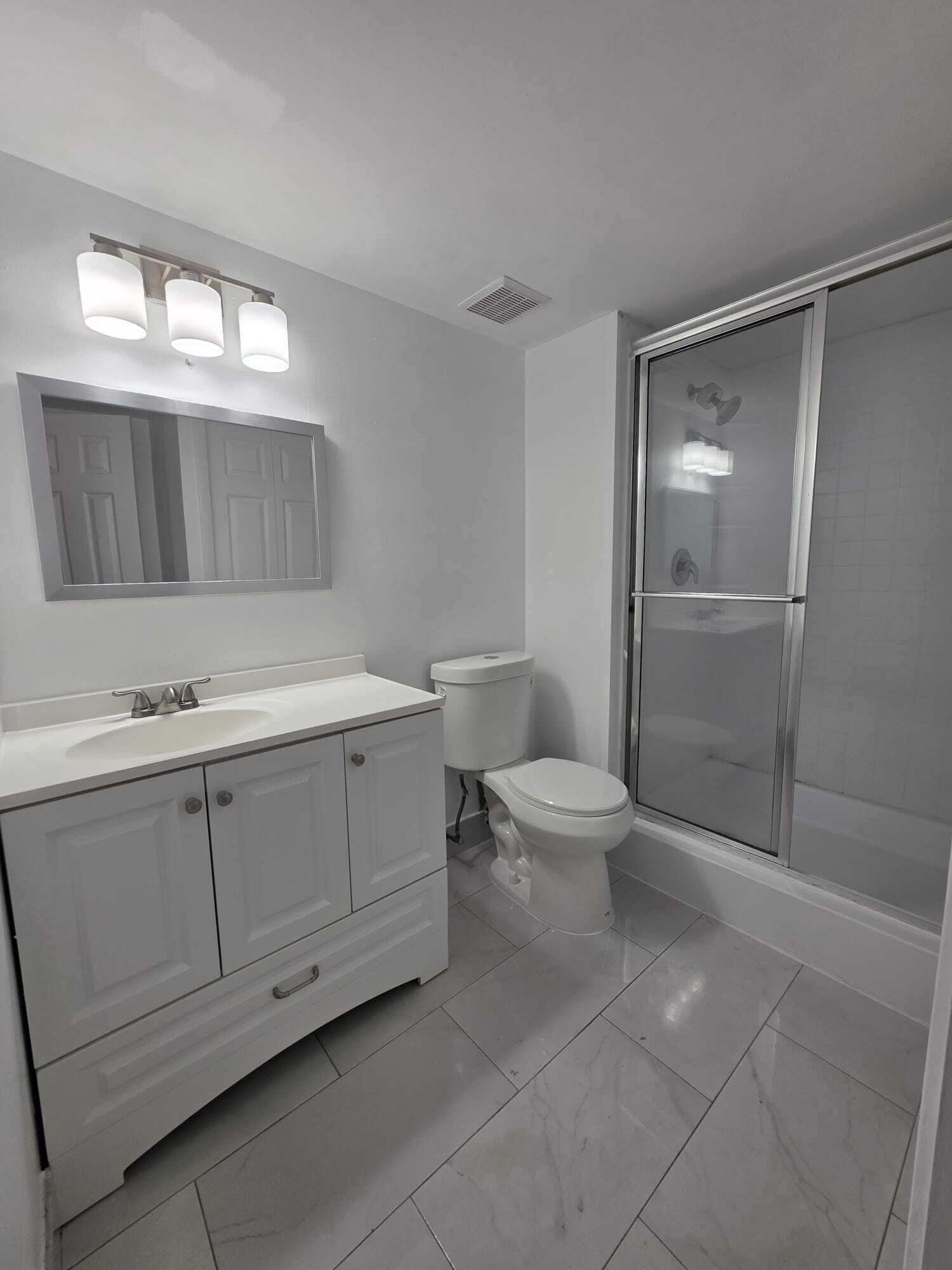 390 Racquet Club Road Weston, FL 33326 - Photo 21 of 29 WhatsApp Image 2026-07-09 at 8.39.17 PM