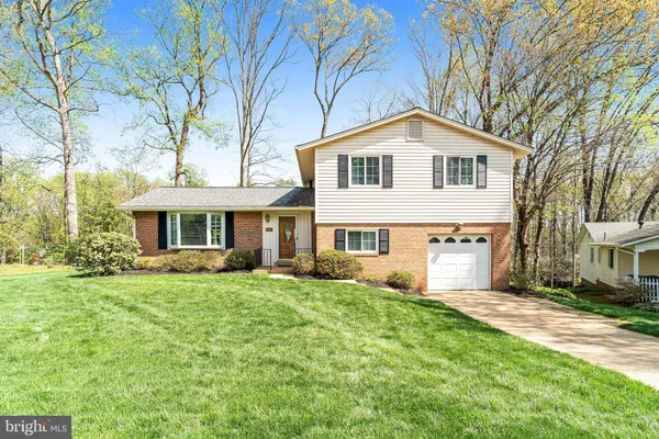 $870,000 | 5392 Gainsborough Drive, Fairfax, VA 22032