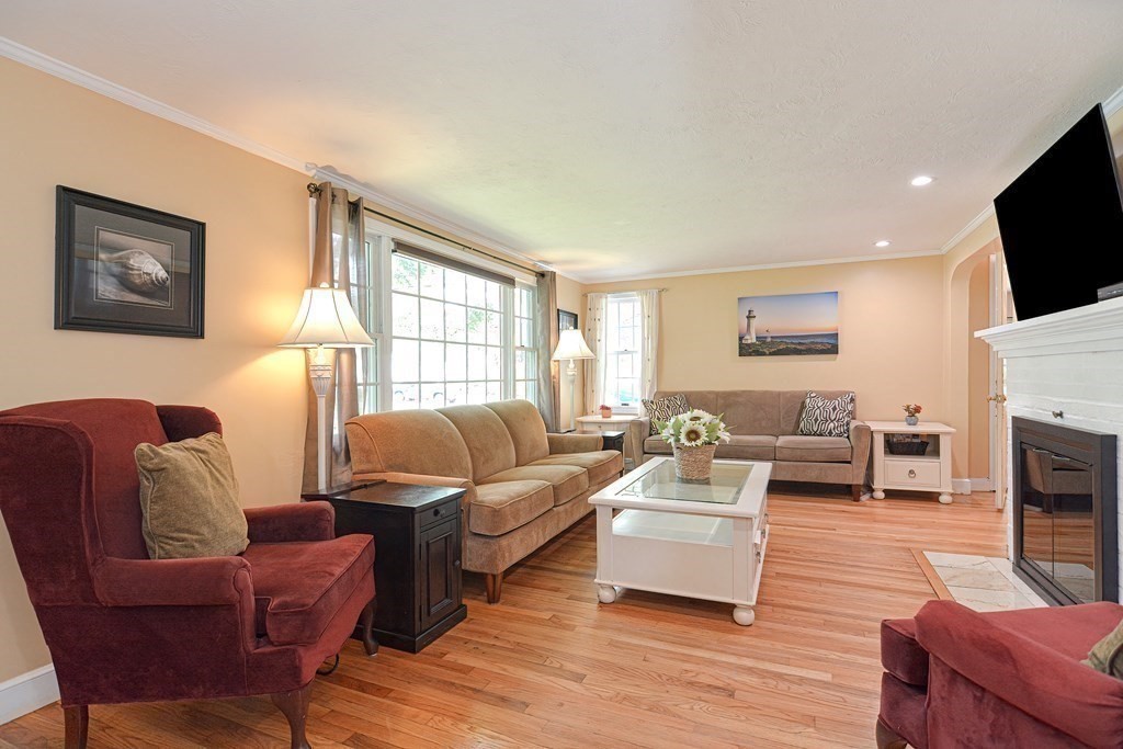 10 Elton Road Yarmouth, MA 02673 - Photo 3 of 37