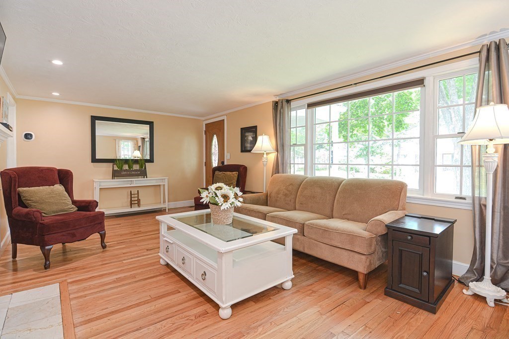 10 Elton Road Yarmouth, MA 02673 - Photo 5 of 37