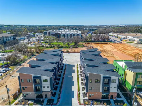 $390,000 | 111 Merritt Street, Unit 101, Fort Worth, TX 76114