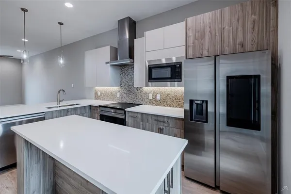 $390,000 | 111 Merritt Street, Unit 101, Fort Worth, TX 76114