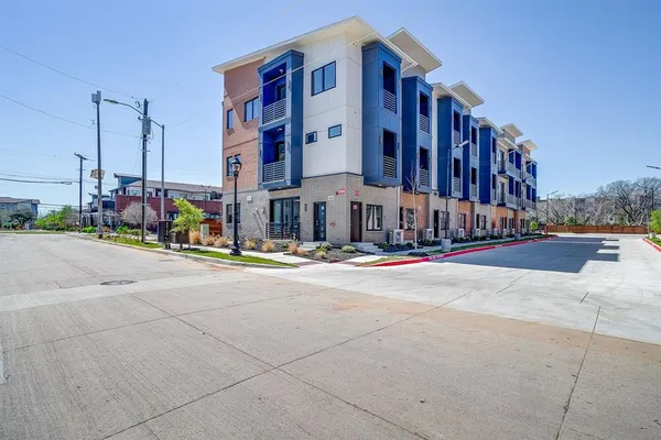 $390,000 | 111 Merritt Street, Unit 101, Fort Worth, TX 76114