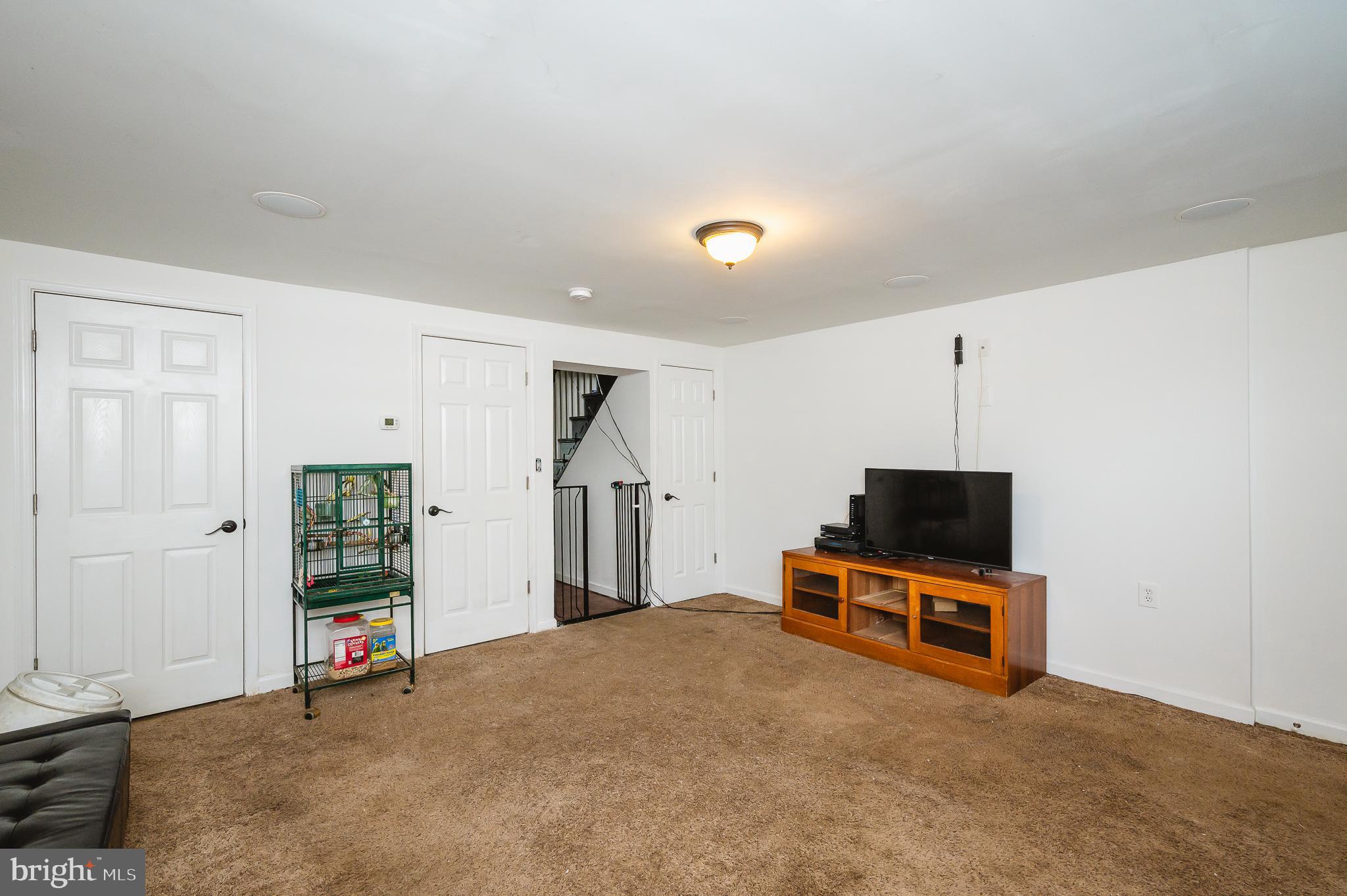3233 Kessler Road Halethorpe, MD 21227 - Photo 8 of 33 LIVING ROOM