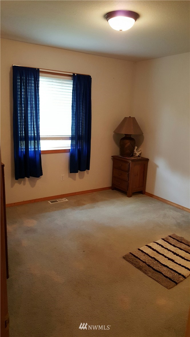 12717 Koeppen Road Southeast Rainier, WA 98576 - Photo 13 of 25 Gallery Image 13
