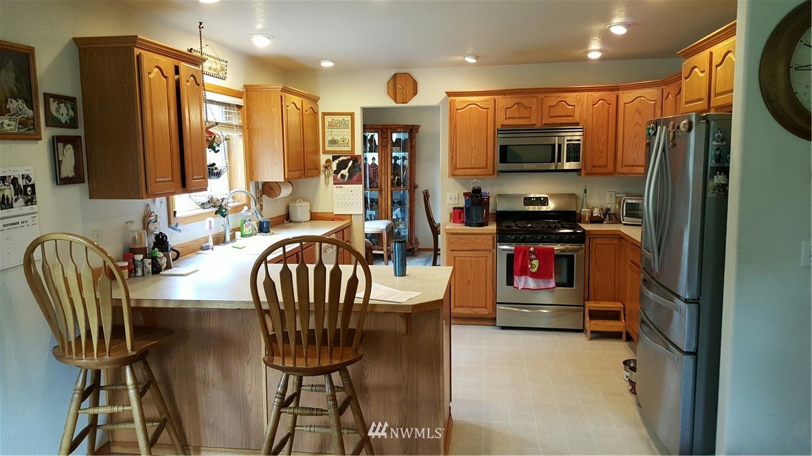12717 Koeppen Road Southeast Rainier, WA 98576 - Photo 4 of 25 Gallery Image 4