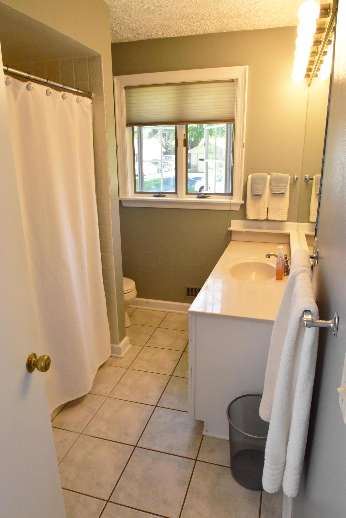 3011 Oldham Road Columbus, OH 43221 - Photo 16 of 30