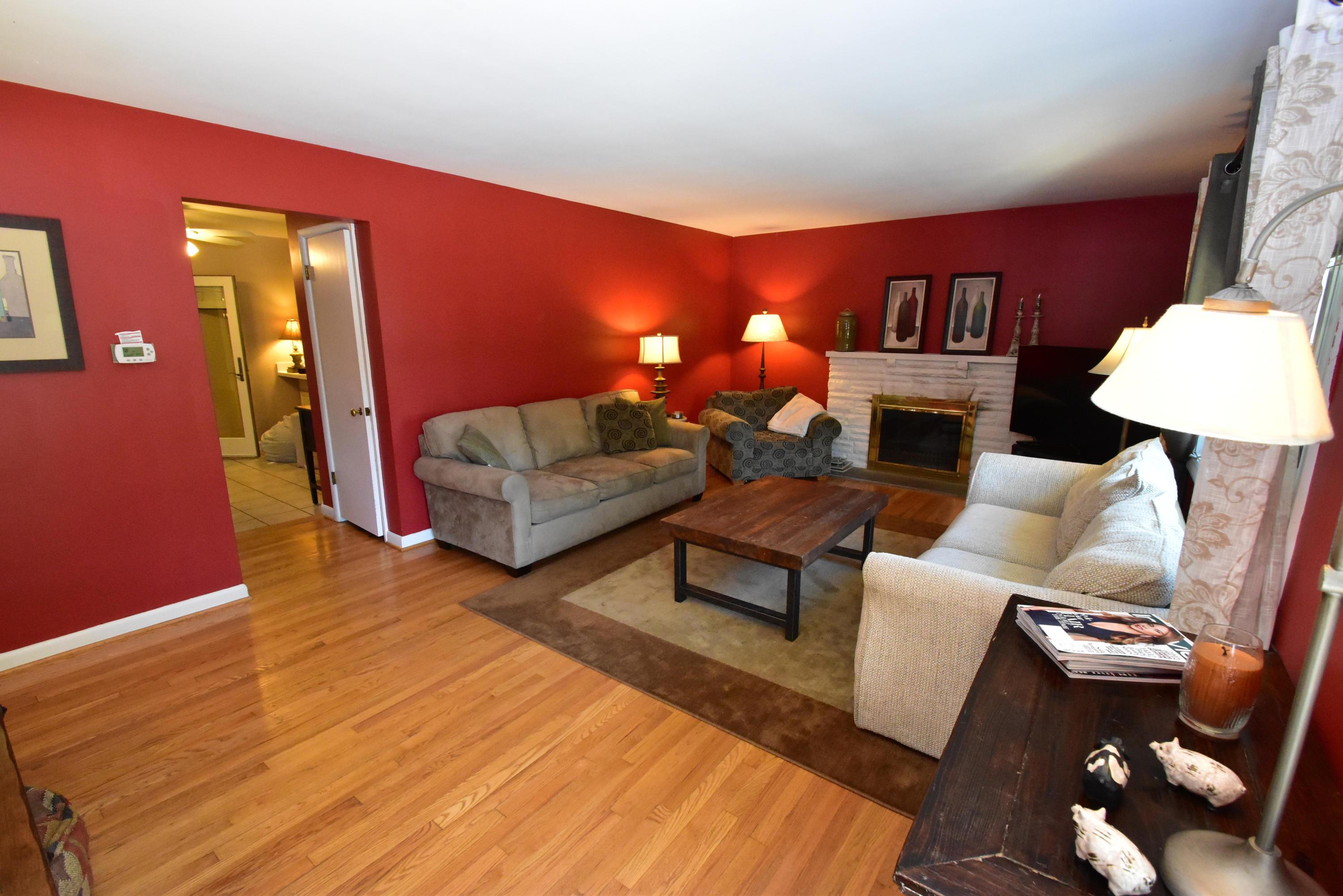 3011 Oldham Road Columbus, OH 43221 - Photo 4 of 30