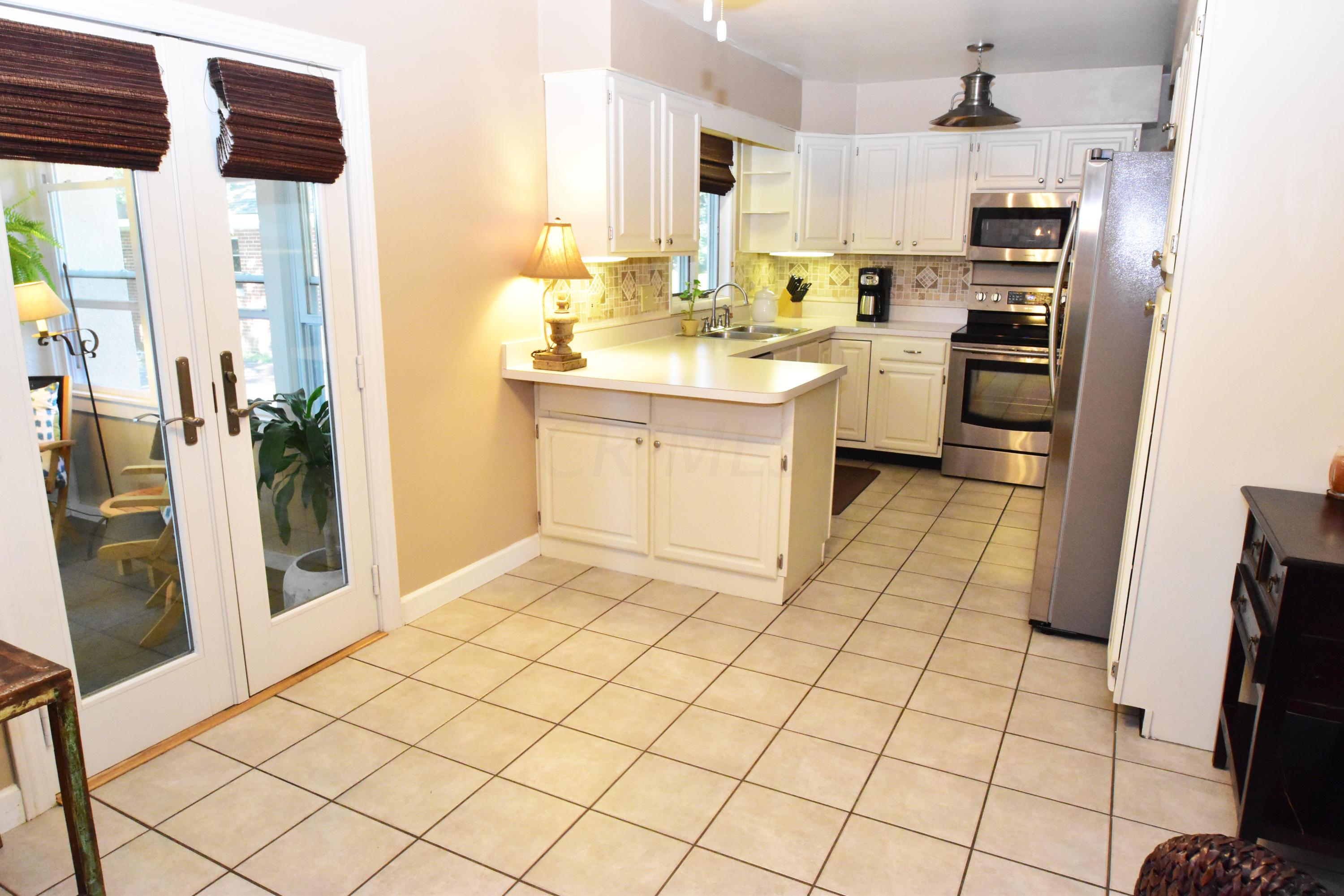 3011 Oldham Road Columbus, OH 43221 - Photo 7 of 30