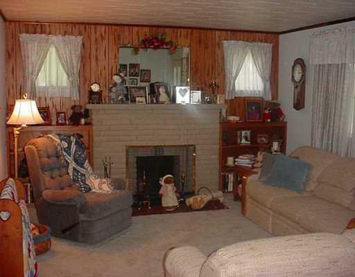 360 Mendon Road Smithton, PA 15479 - Photo 2 of 8 Living Room.