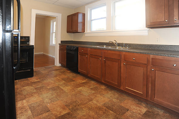 3017 Plantation Road Northeast Roanoke, VA 24012 - Photo 2 of 10 Kitchen1