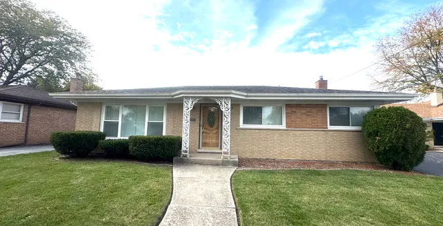 $250,000 | 16856 School Street, South Holland, IL 60473