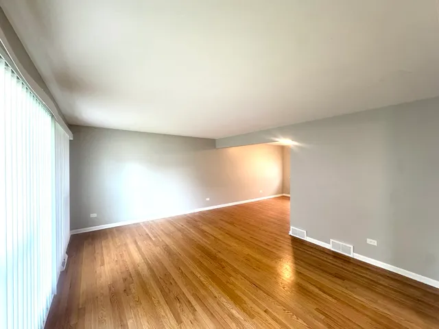 $250,000 | 16856 School Street, South Holland, IL 60473