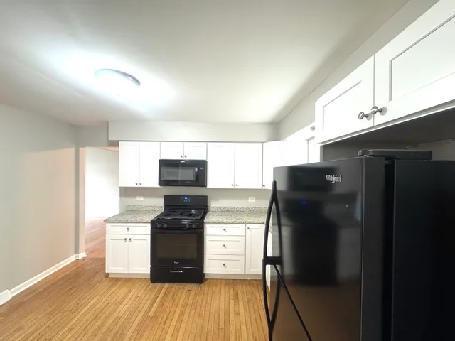 $250,000 | 16856 School Street, South Holland, IL 60473