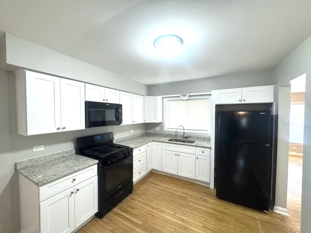 $250,000 | 16856 School Street, South Holland, IL 60473