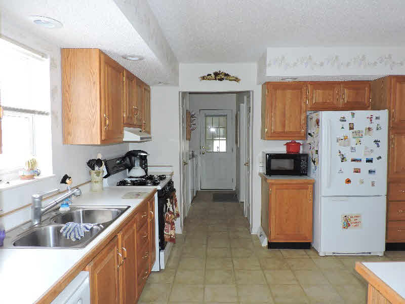 4010 North Mackinaw Road Pinconning, MI 48650 - Photo 4 of 34 Gallery Image 4