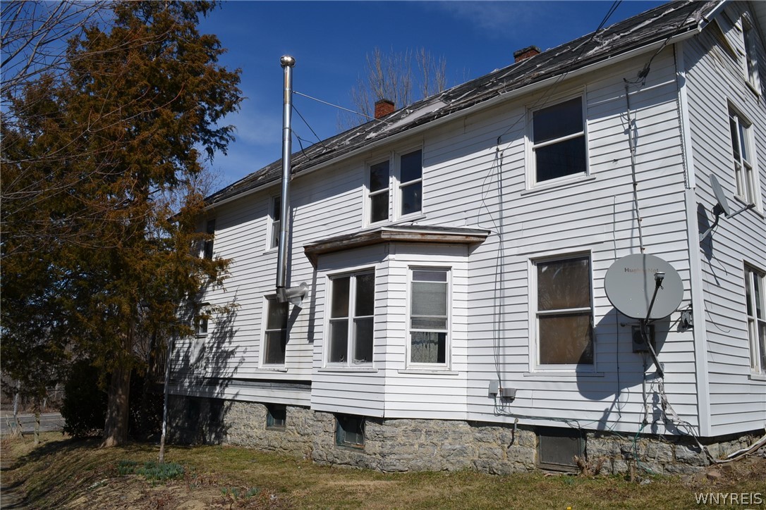 8 Monroe Street Hanover, NY 14136 - Photo 2 of 16