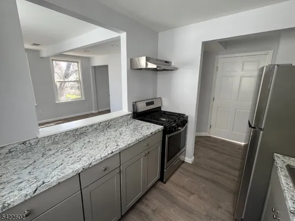 $2,200 | 389 Myrtle Avenue, Irvington, NJ 07111