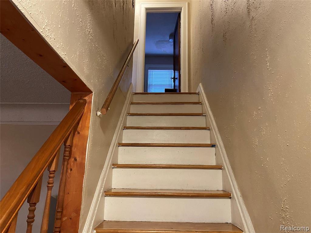 6262 Schaefer Road Dearborn, MI 48126 - Photo 5 of 13