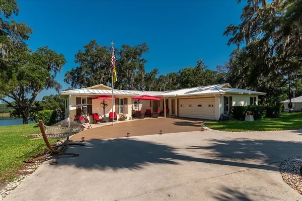 $550,000 | 10522 Southeast 146th Terrace Road, Ocklawaha, FL 32179