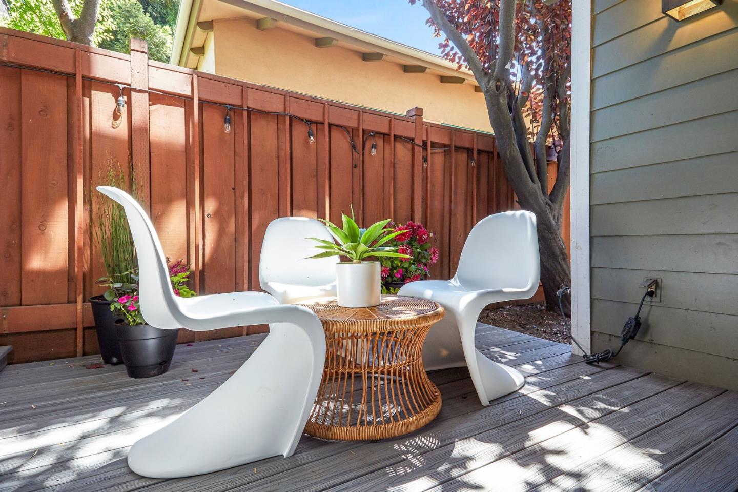 600 Willow Road, Unit 24 Menlo Park, CA 94025 - Photo 21 of 23 a view of outdoor sitting area with furniture
