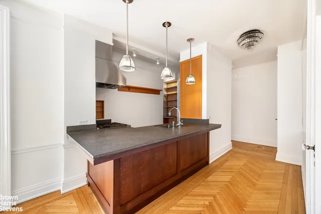 $1,545,000 | 885 West End Avenue, Unit 12D | Upper West Side