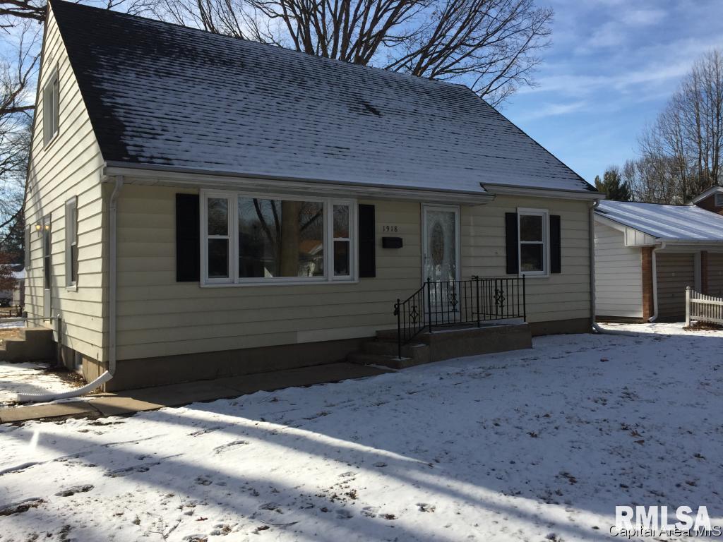 1918 East Hood Street Springfield, IL 62703 - Photo 1 of 21 Gallery Image 1