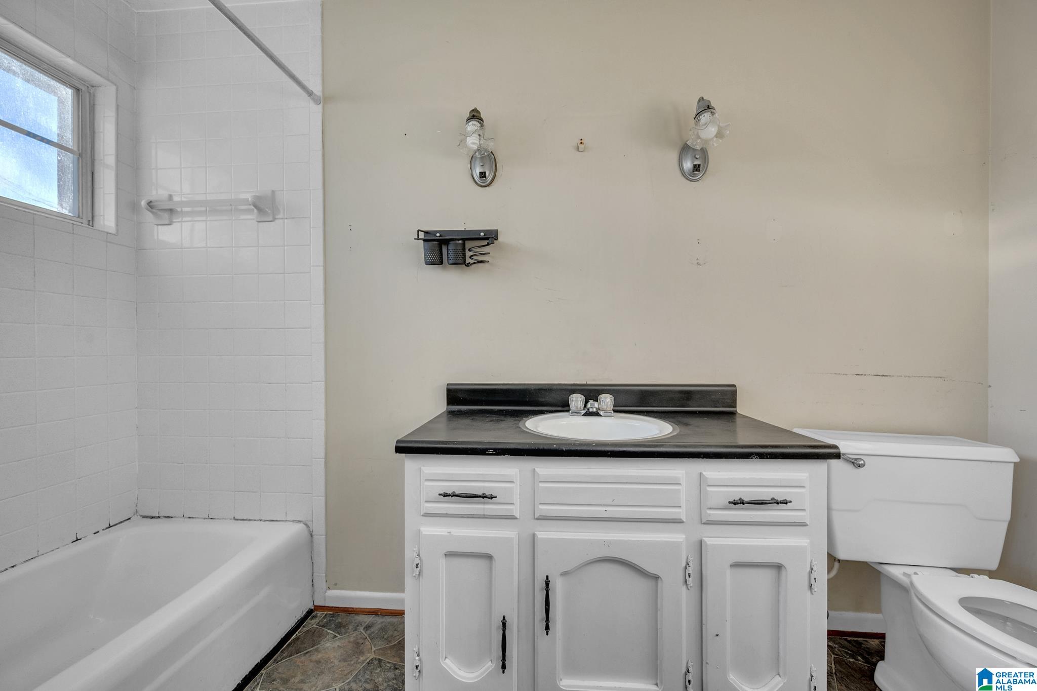 300 Baker Street Warrior, AL 35180 - Photo 20 of 44