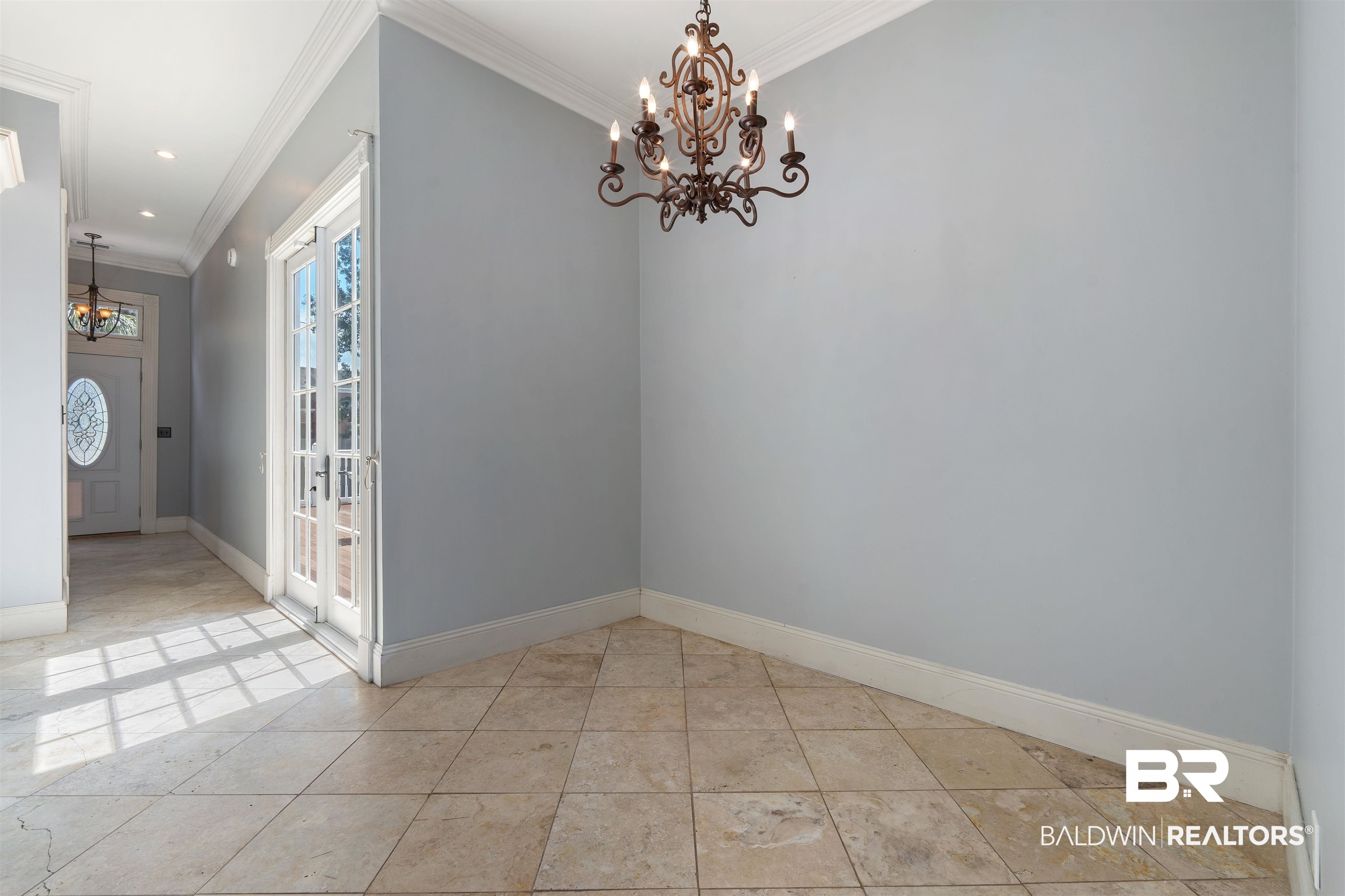 207 Dexter Avenue Mobile, AL 36604 - Photo 3 of 22