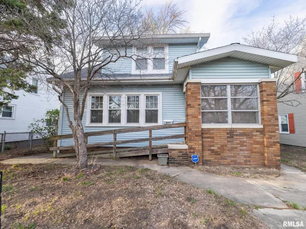 $119,900 | 921 Broadway Street, Pekin, IL 61554
