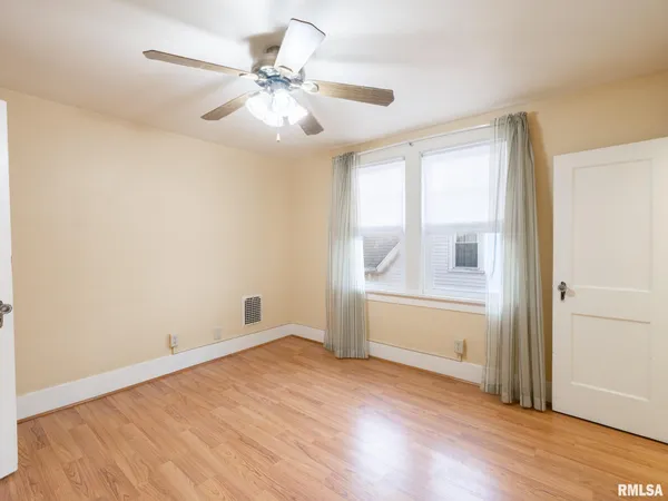 $119,900 | 921 Broadway Street, Pekin, IL 61554