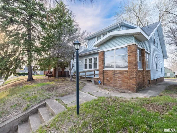 $119,900 | 921 Broadway Street, Pekin, IL 61554