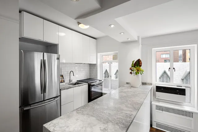 $1,395,000 | 20 East 35th Street, Unit 7BC | Murray Hill
