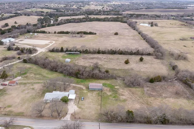 a view of a water fountain