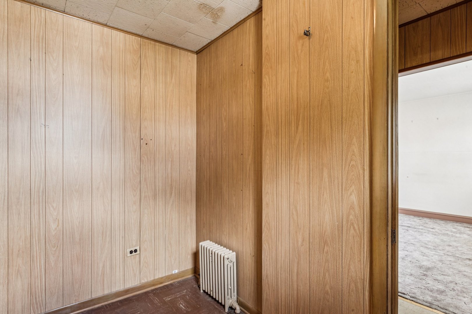 2917 North Rutherford Avenue Chicago, IL 60634 - Photo 11 of 34 a view of a bathroom with a shower curtain