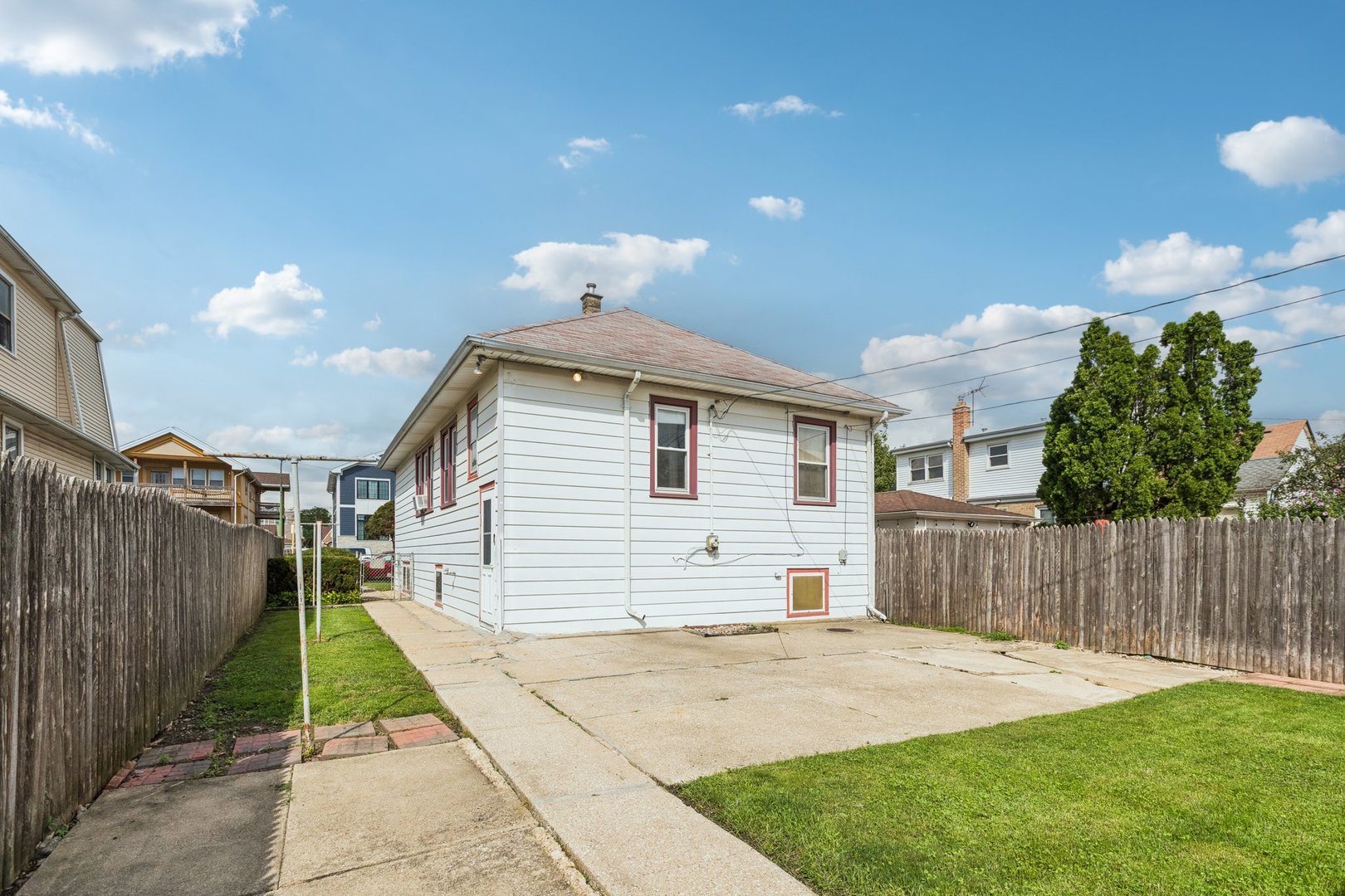 2917 North Rutherford Avenue Chicago, IL 60634 - Photo 29 of 34 a view of a backyard of the house
