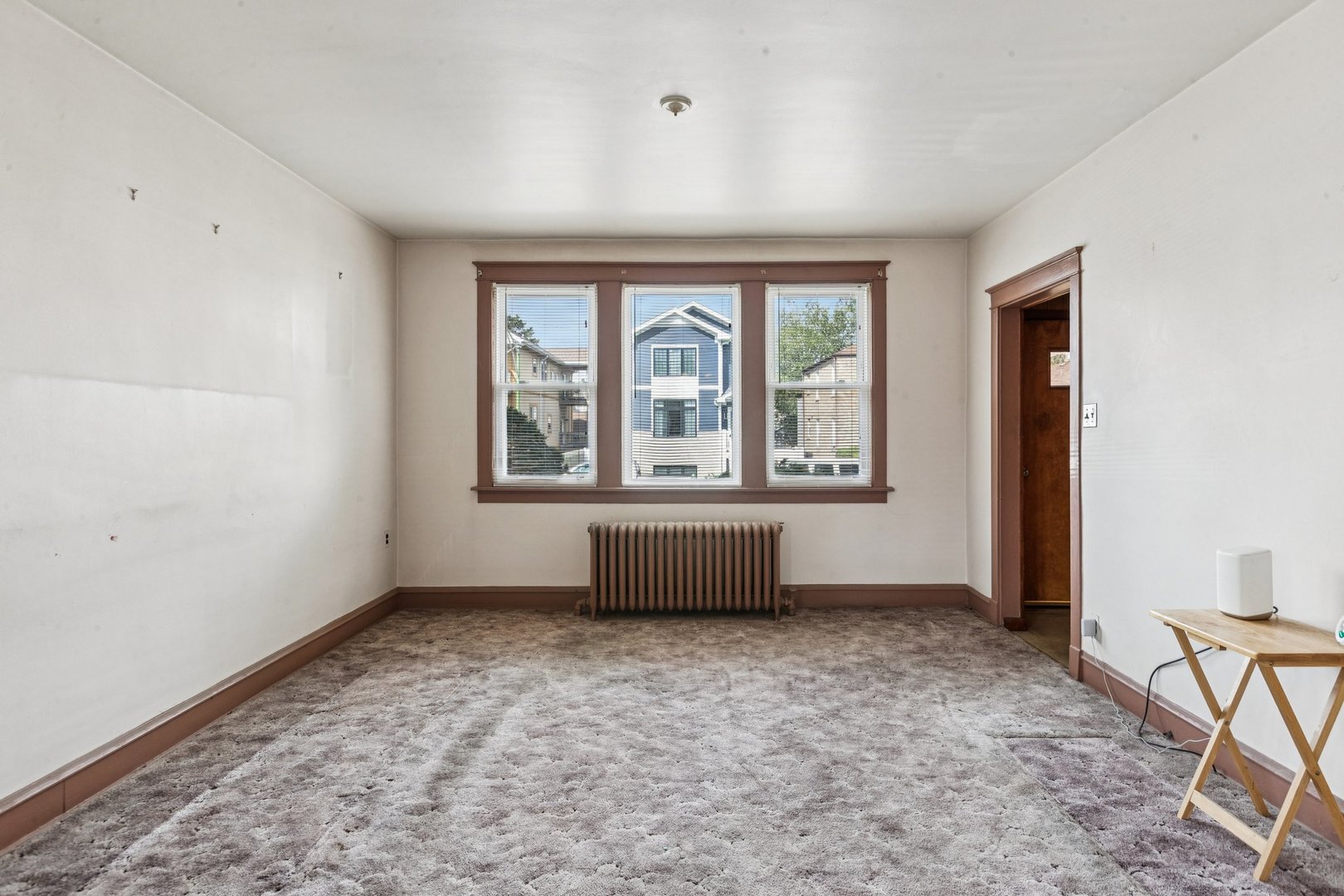 2917 North Rutherford Avenue Chicago, IL 60634 - Photo 5 of 34 an empty room with windows
