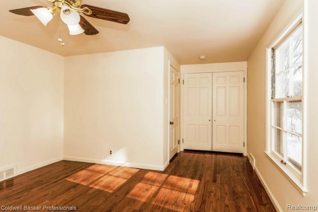 240 Vendome Road Grosse Pointe, MI 48236 - Photo 28 of 33 032-Bedroom-1461113-mls.jpg
