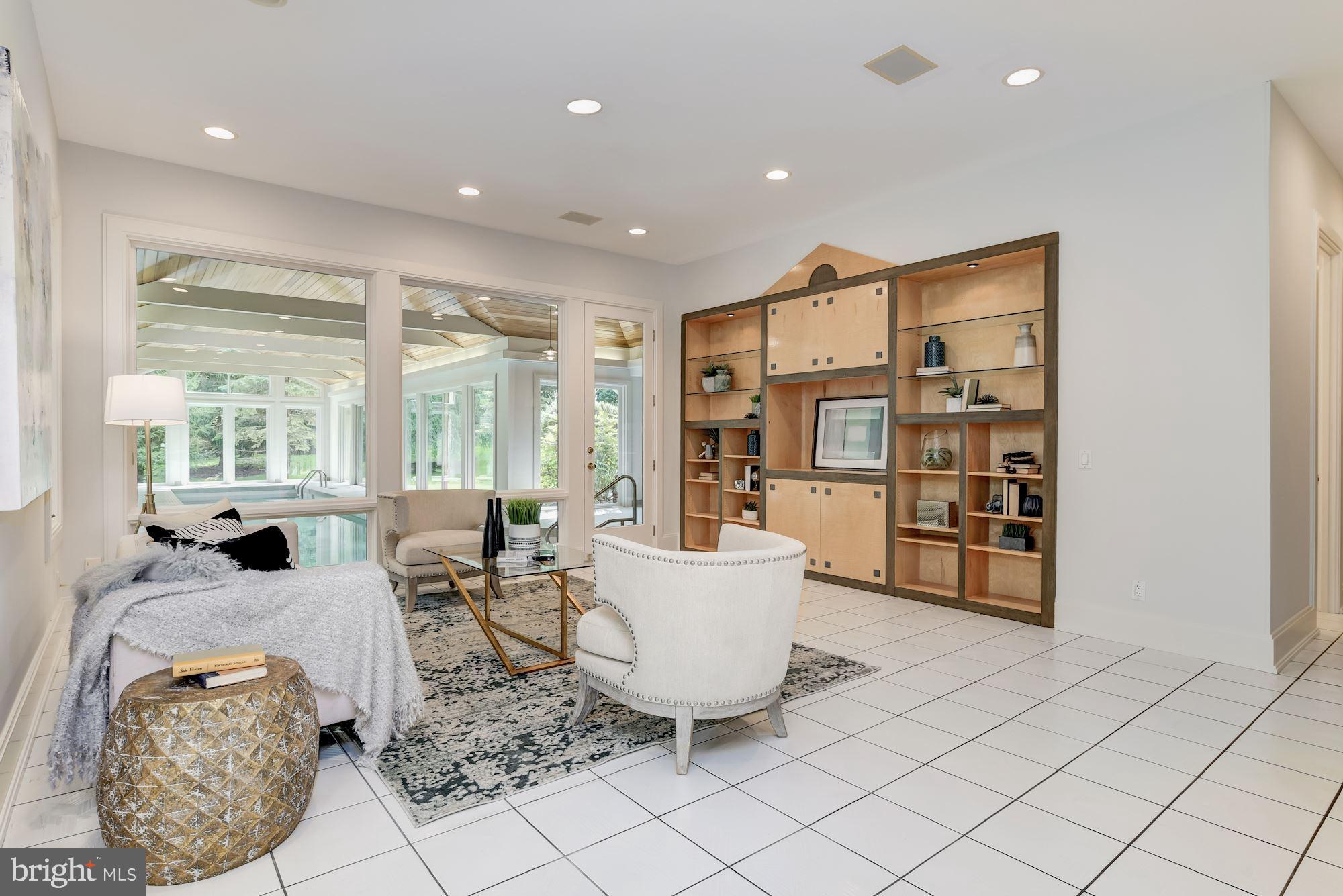 10827 Lockland Road Potomac, MD 20854 - Photo 17 of 44 Main Level - Family Room