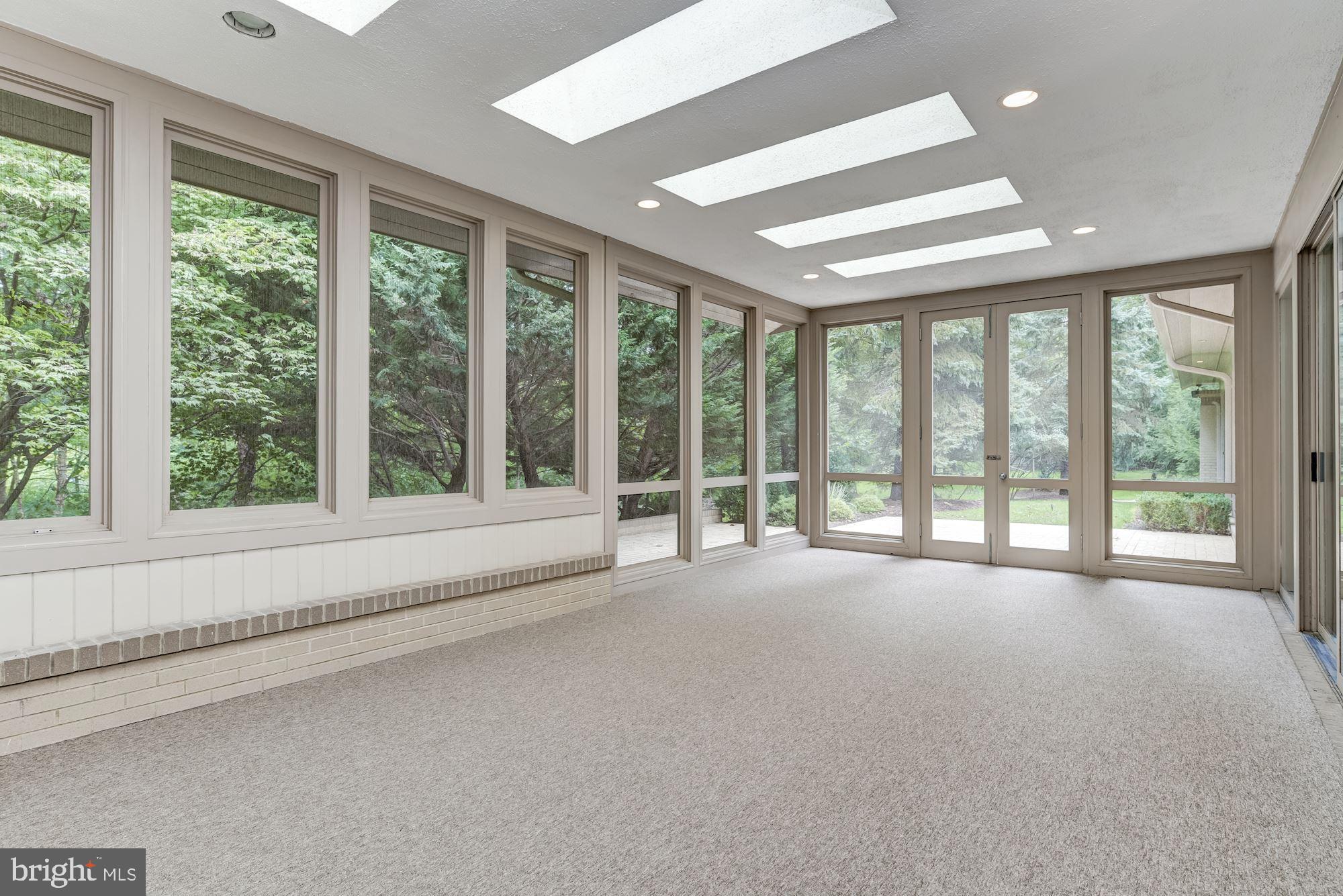 10827 Lockland Road Potomac, MD 20854 - Photo 20 of 44 Main Level - Screened Porch