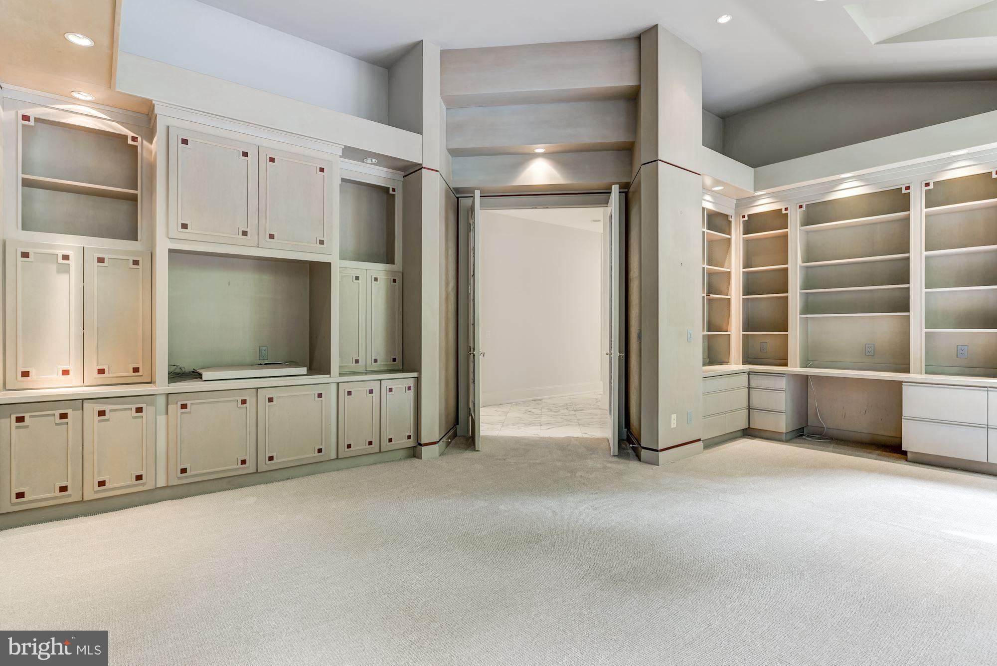 10827 Lockland Road Potomac, MD 20854 - Photo 23 of 44 Main Level - Study