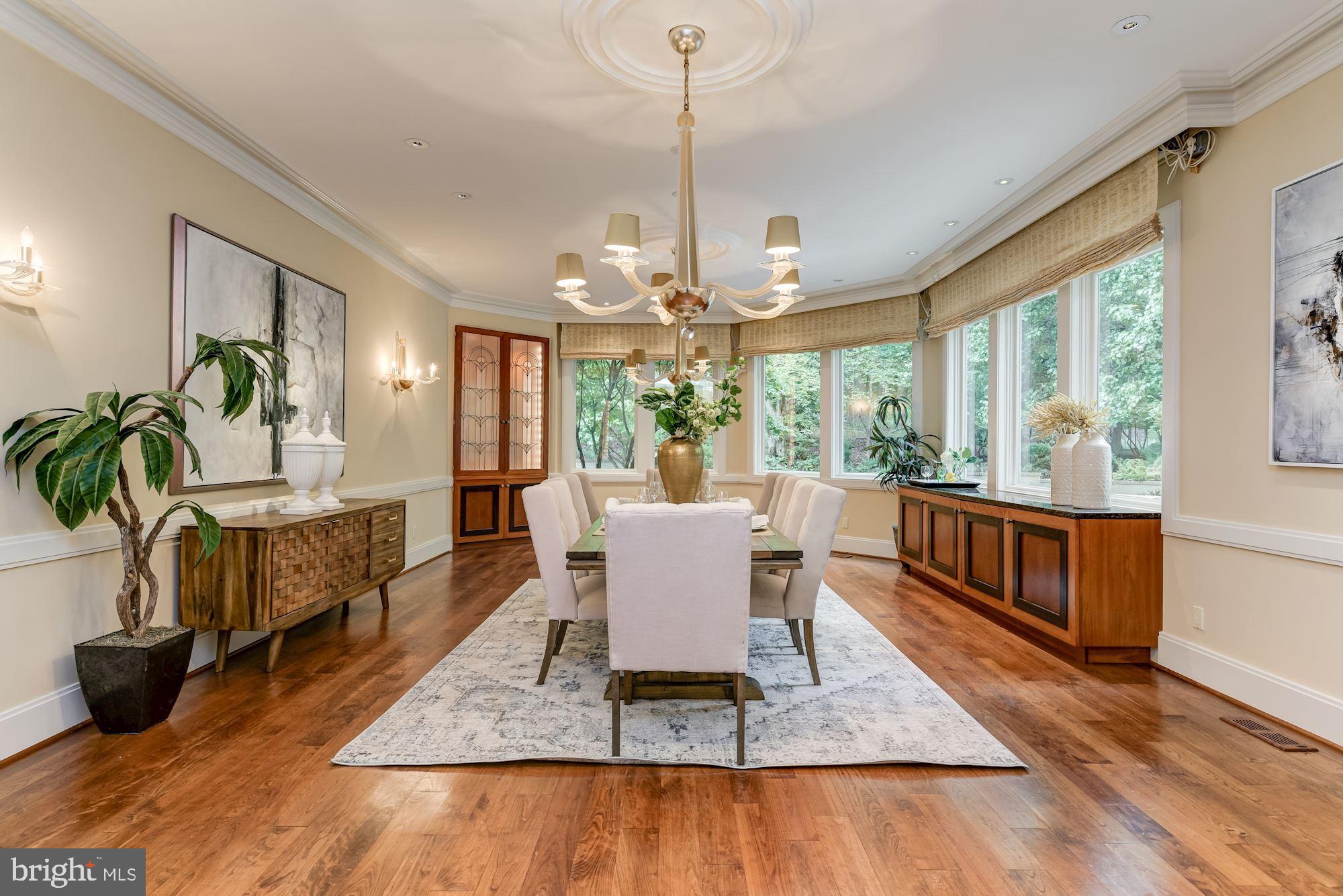 10827 Lockland Road Potomac, MD 20854 - Photo 10 of 44 Main Level - Dining Room