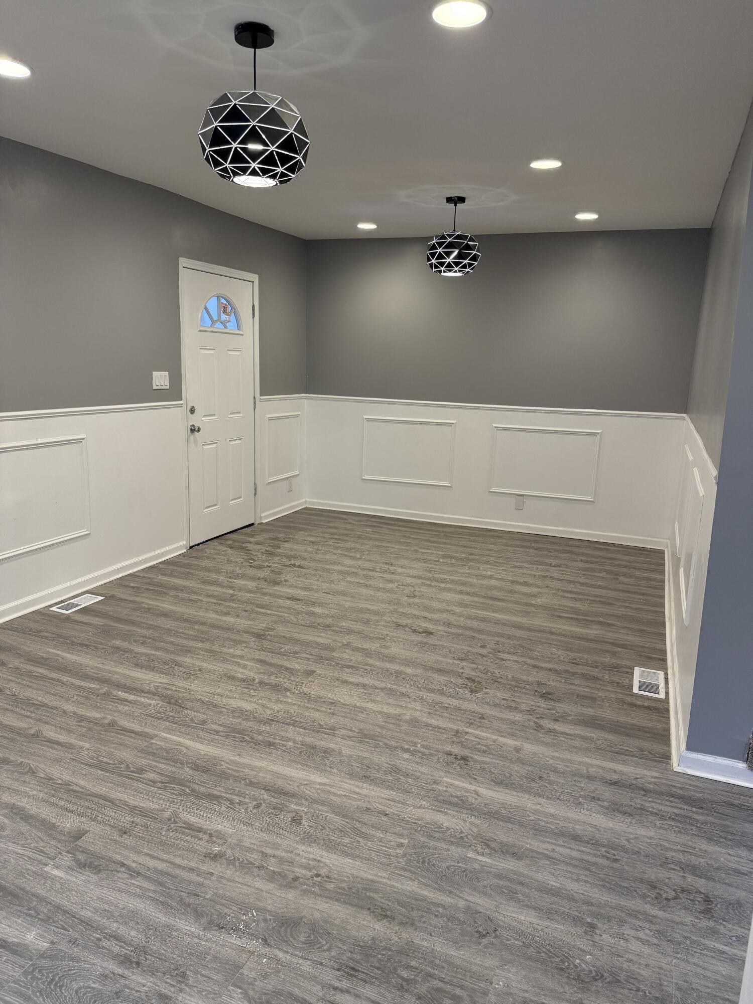 634 Kentucky Street Gary, IN 46402 - Photo 4 of 12 1500x2000