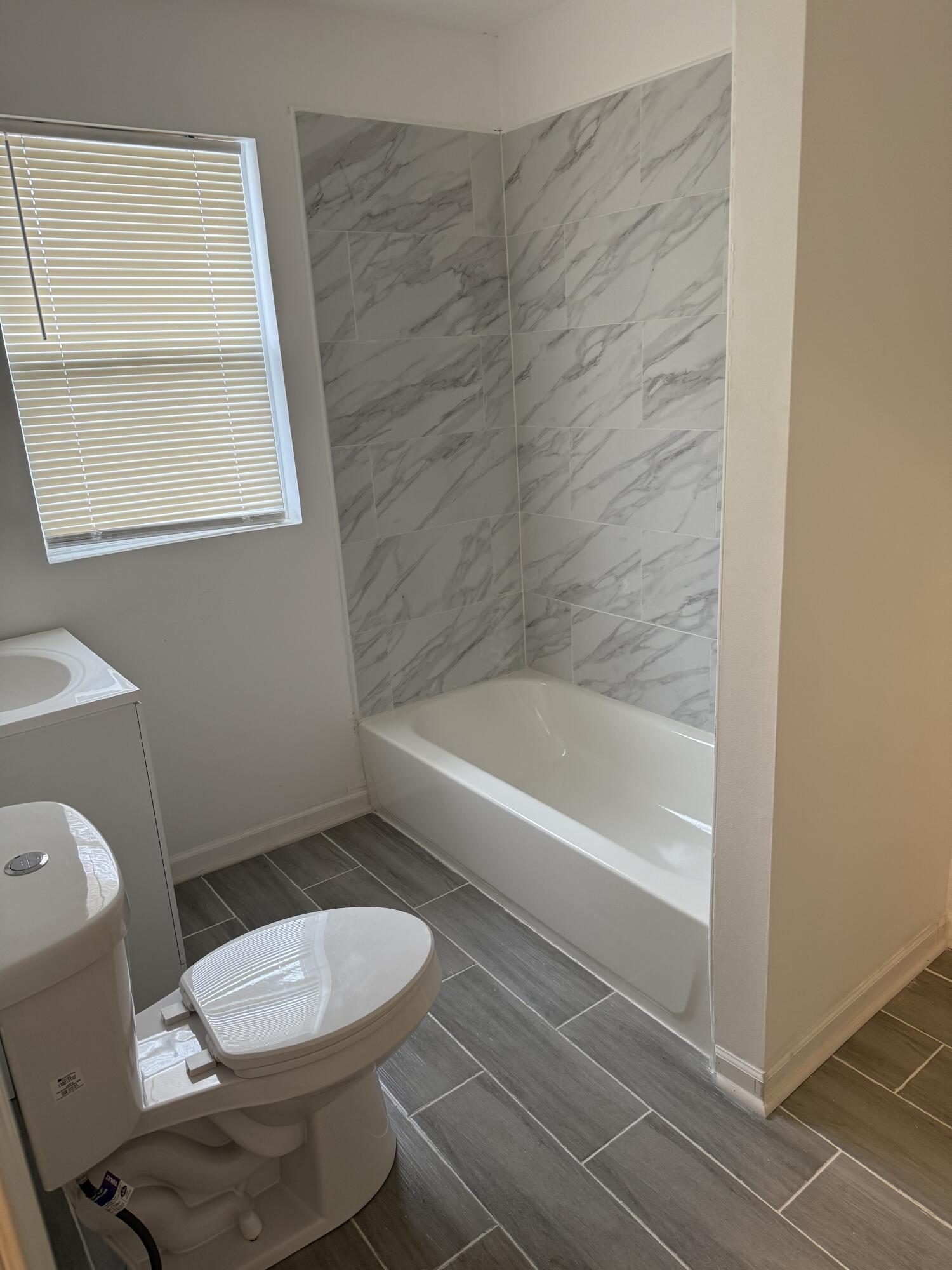 634 Kentucky Street Gary, IN 46402 - Photo 8 of 12 1500x2000