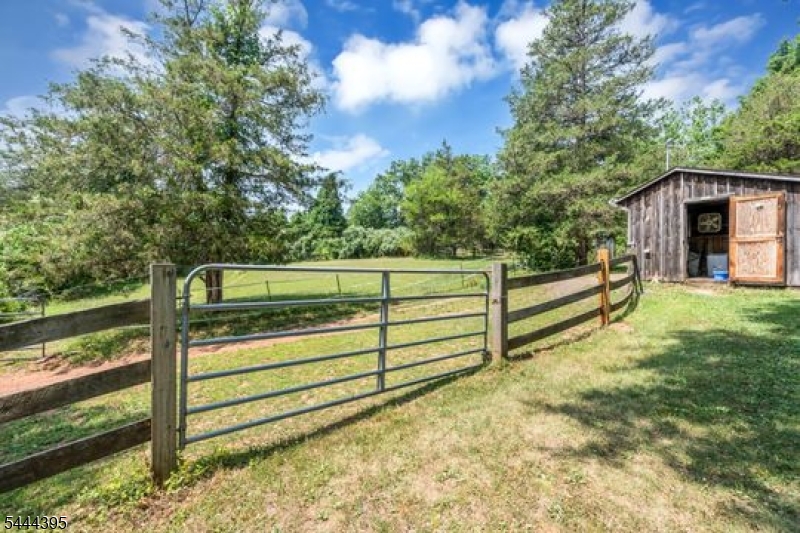 160 Hillcrest Road Flemington, NJ 08822 - Photo 21 of 40