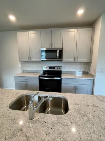 $2,245 | 3233 Fresno Place, Zephyrhills, FL 33541